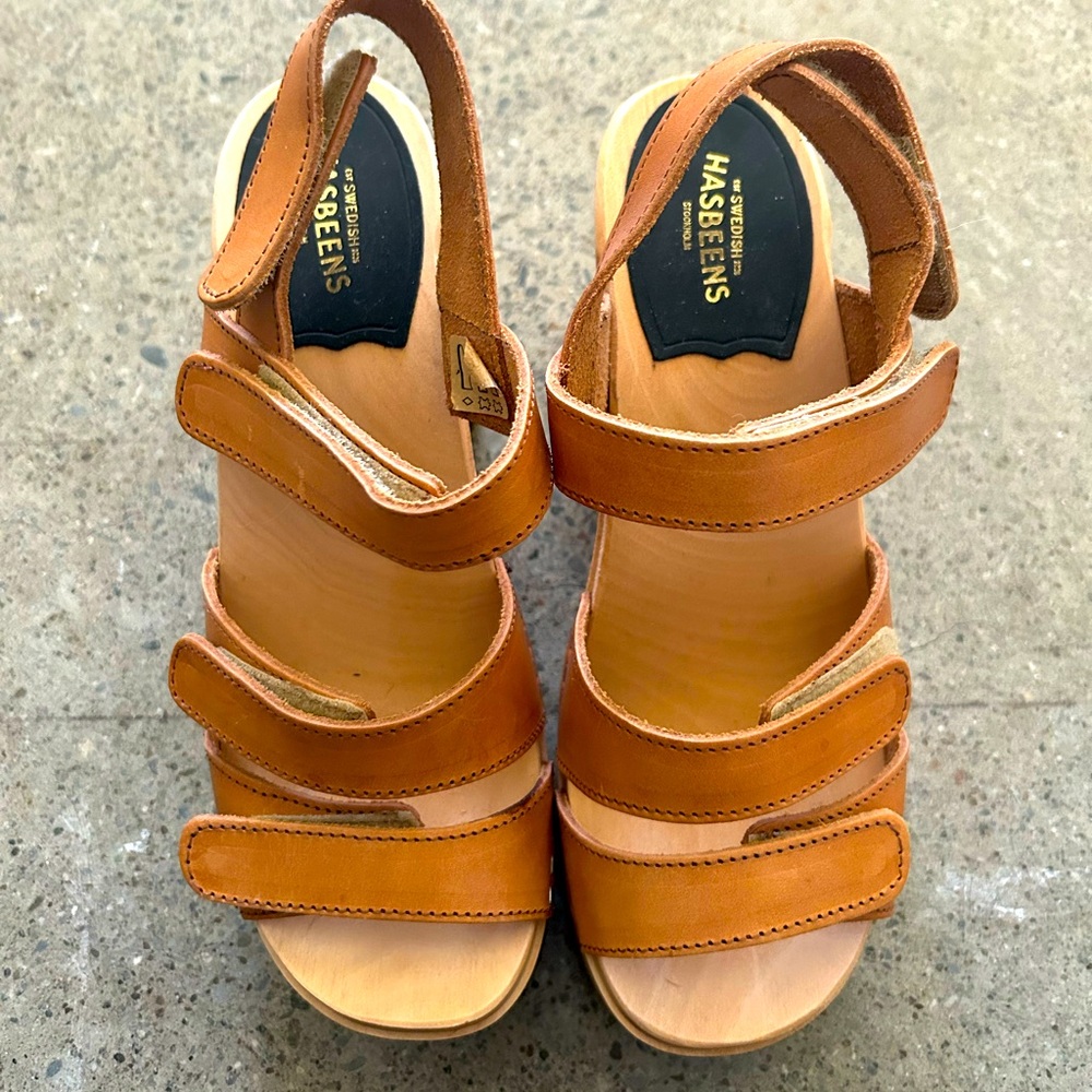 Almost brand new Swedish hasbeens, worn once, size 38